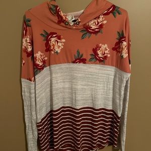Long sleeved floral pulllover